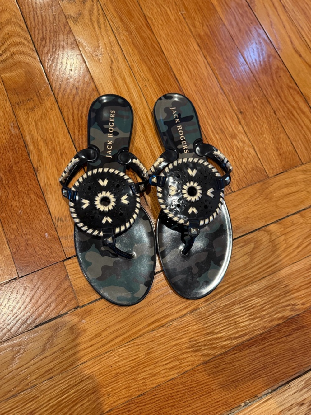 Jack Rogers Black Camo Medallion Thong Sandals
